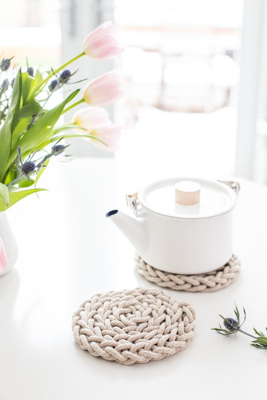 Make Something Sunday: DIY Finger Knit Rope Trivet
