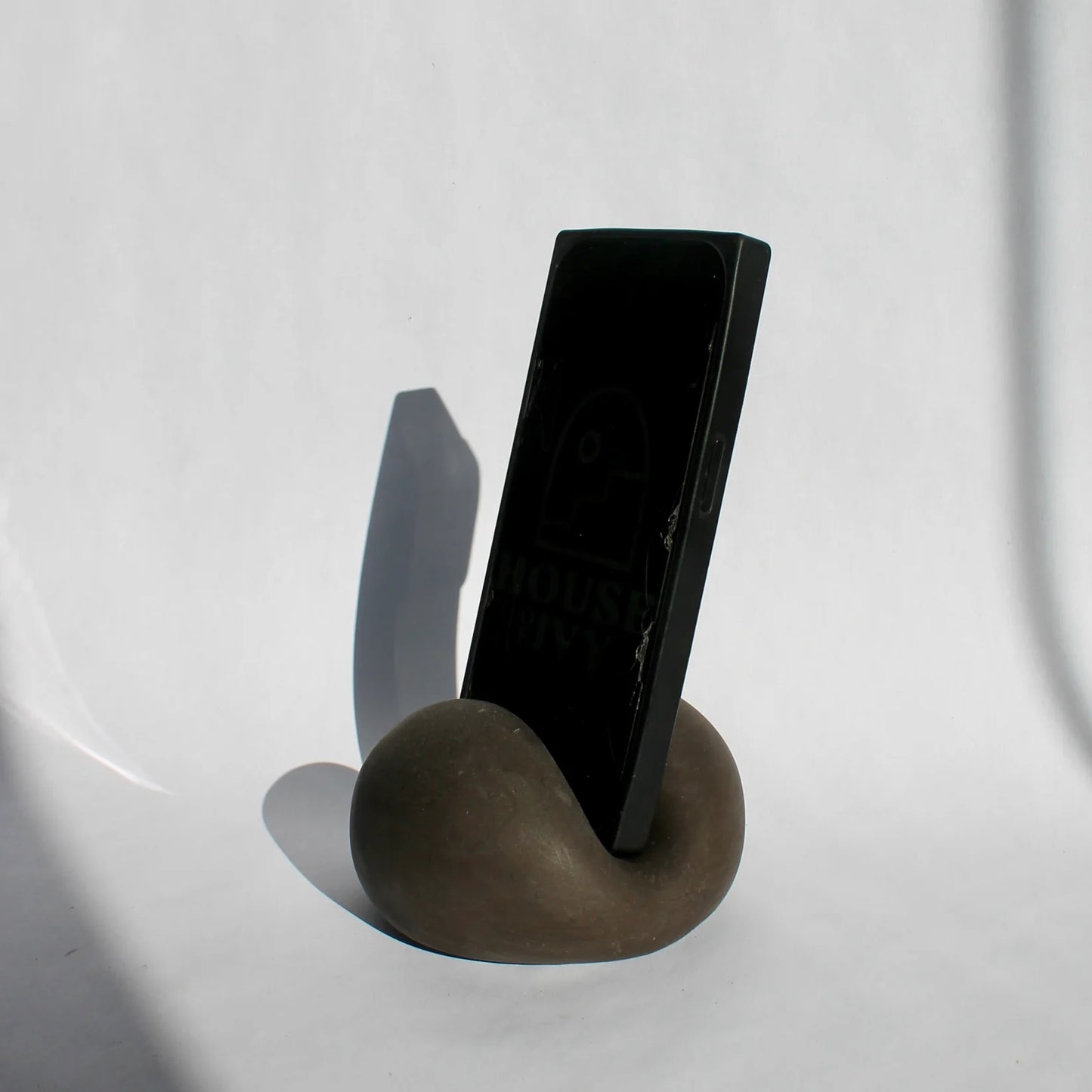 Bao Bun Concrete Phone Holder