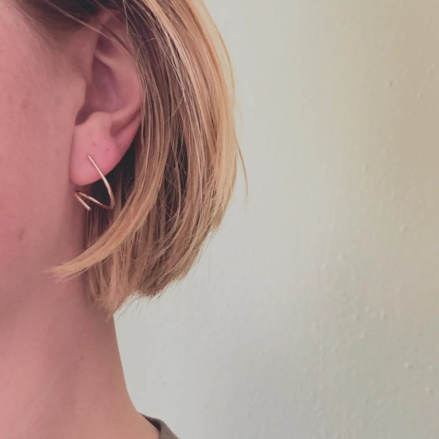 Wisp Swirl Stud Earrings