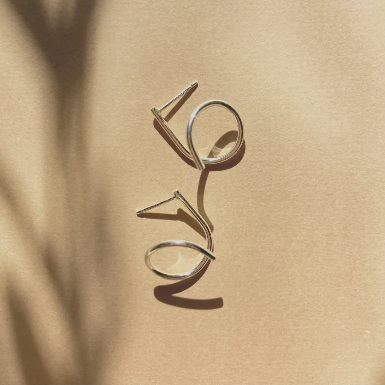 Wisp Swirl Stud Earrings